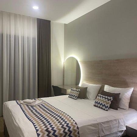 4เกสต์ โฮเต็ล Hotel เยเรวาน ภายนอก รูปภาพ