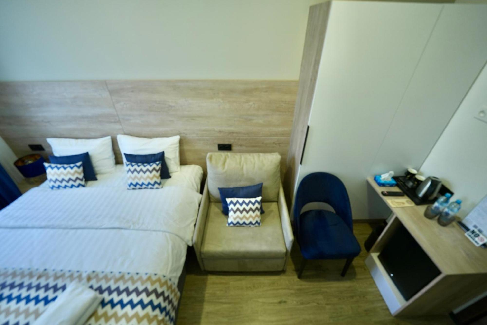 4เกสต์ โฮเต็ล Hotel เยเรวาน ภายนอก รูปภาพ