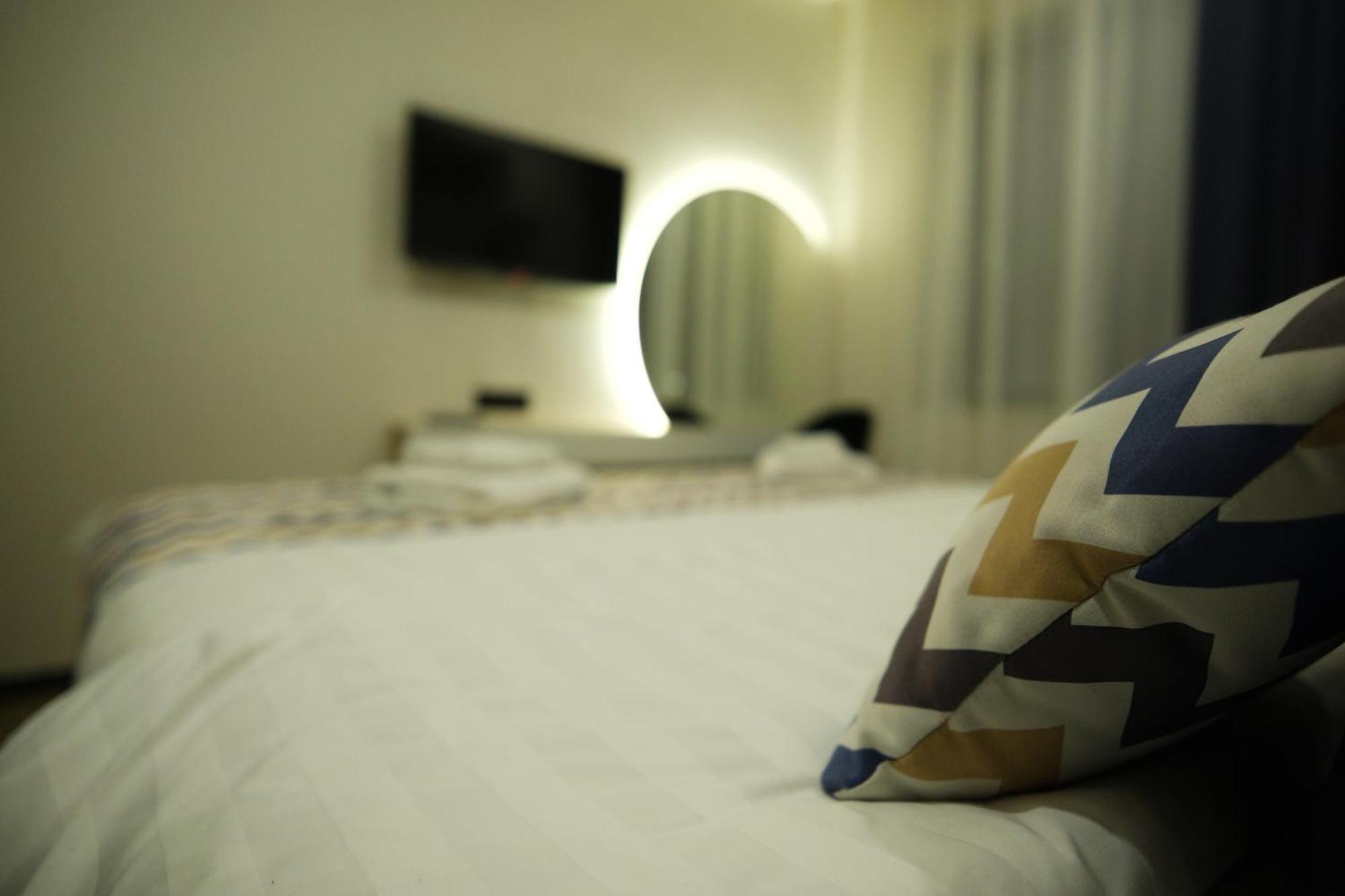 4เกสต์ โฮเต็ล Hotel เยเรวาน ภายนอก รูปภาพ