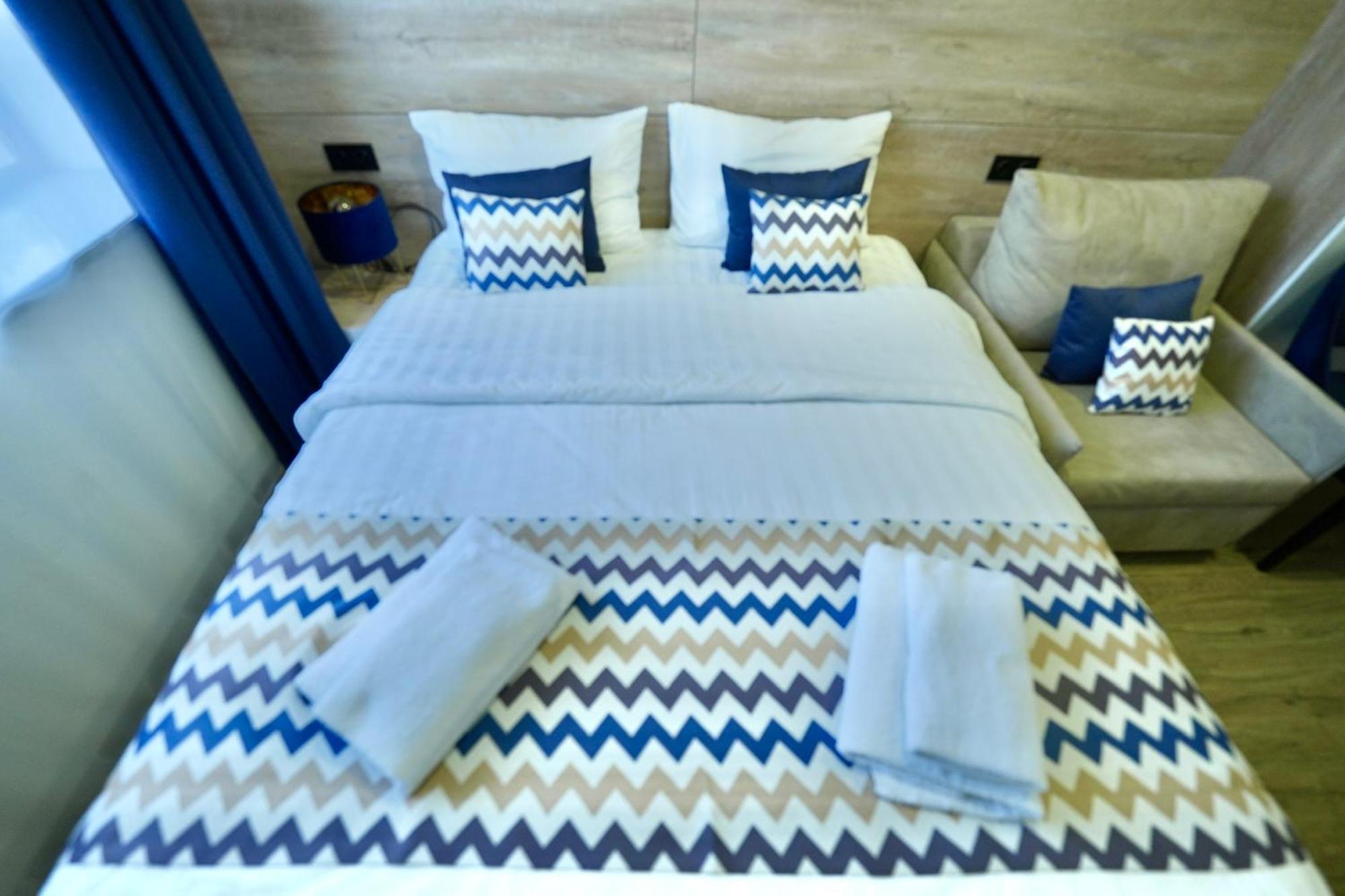 4เกสต์ โฮเต็ล Hotel เยเรวาน ภายนอก รูปภาพ